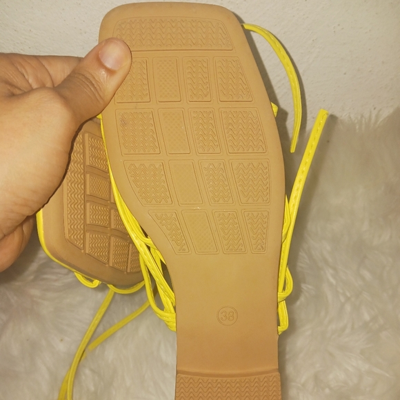 Women light yellow open toe lace up flat sandals - Picture 8 of 10